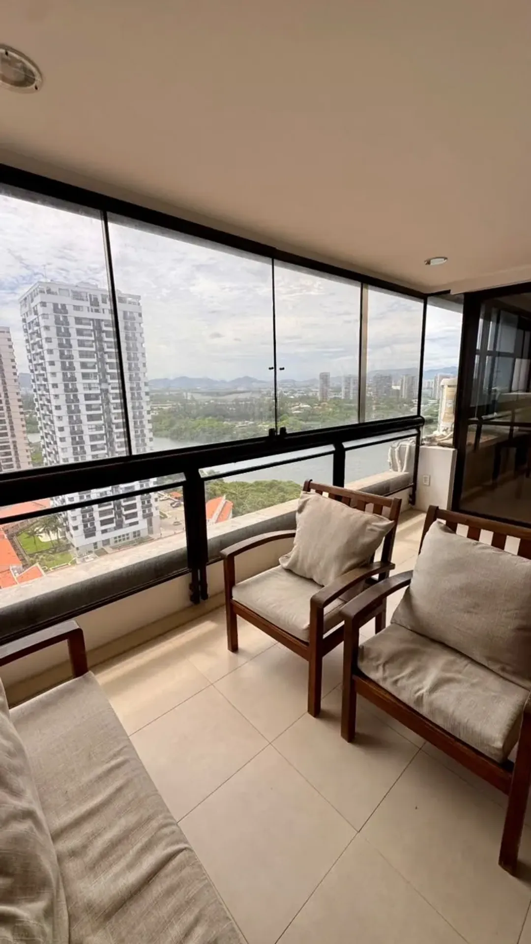 58 m² apartment with a washing machine and a water view