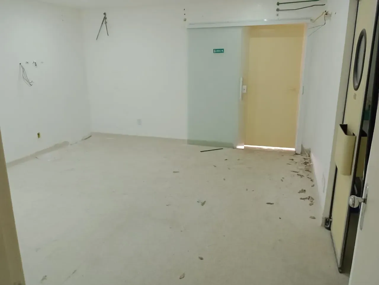 Casa sem mobília com 5 quartos e cozinha prática de 350 m² — photo 19