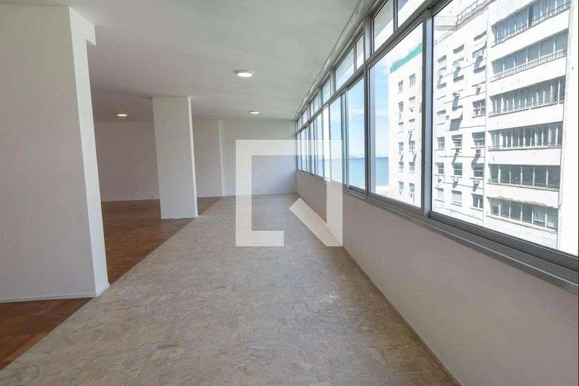 Rental apartment with 4 bedrooms and 4 bathrooms — photo 25