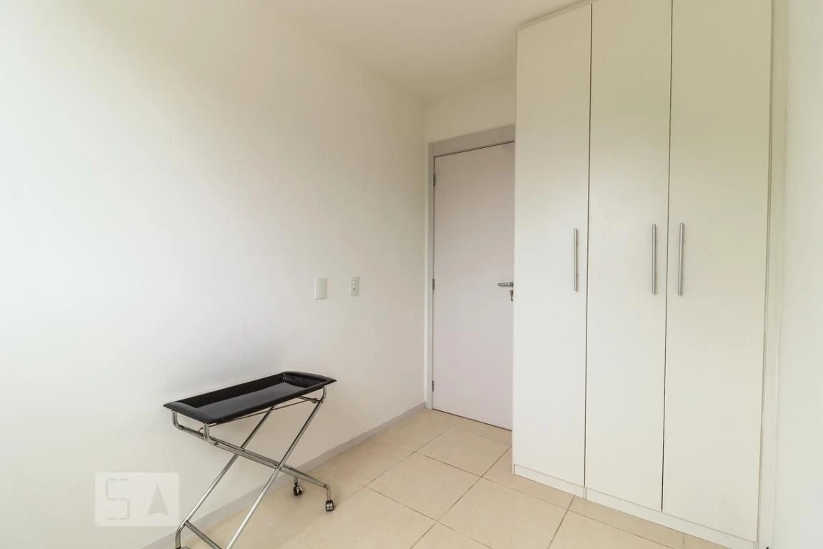 Unfurnished 3-bedroom apartment with balcony — photo 40