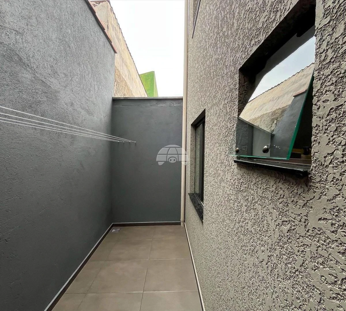 39 m² house with a glass shower enclosure — photo 24