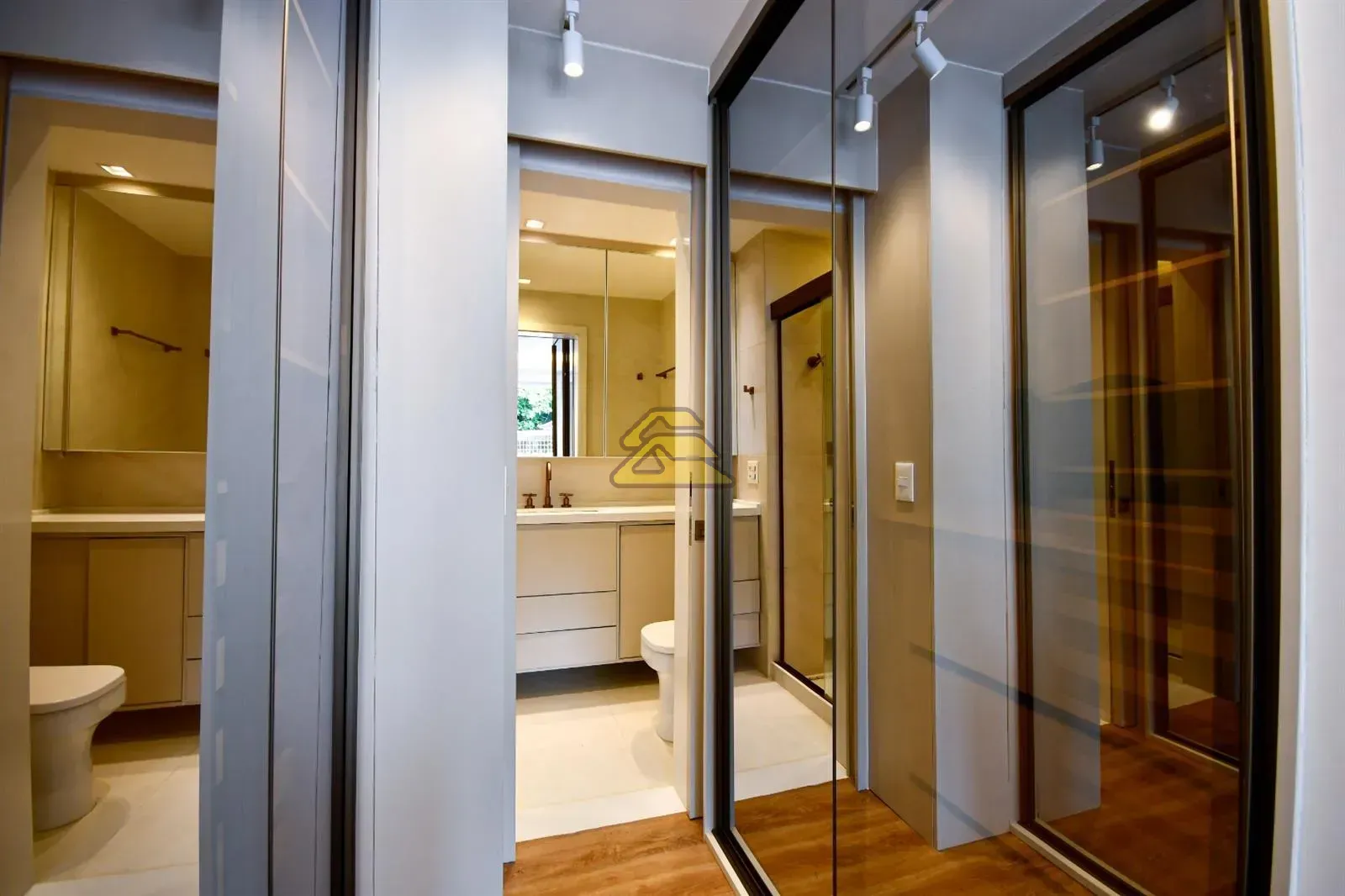Furnished apartment with 2 suites and 3 bathrooms — photo 35