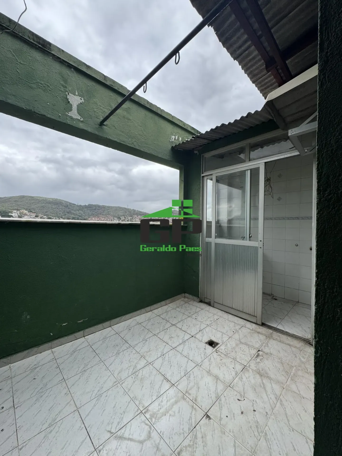 Apartment with 2 bedrooms, balcony and 1 parking spot — photo 22