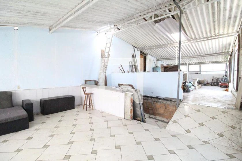 Furnished house, 200 m², with a glass-enclosed balcony