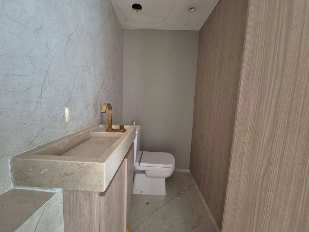 Apartment with open-plan kitchen, 2 ensuites and 5 baths — photo 6