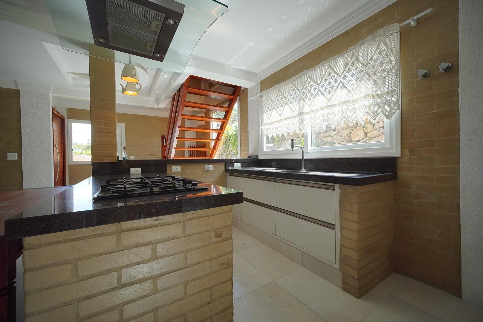 House with 2 bedrooms, 2 bathrooms and private garden — photo 11