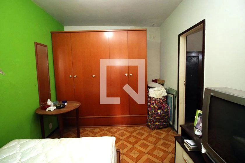 House with 4 bedrooms and 297 m², no parking — photo 11