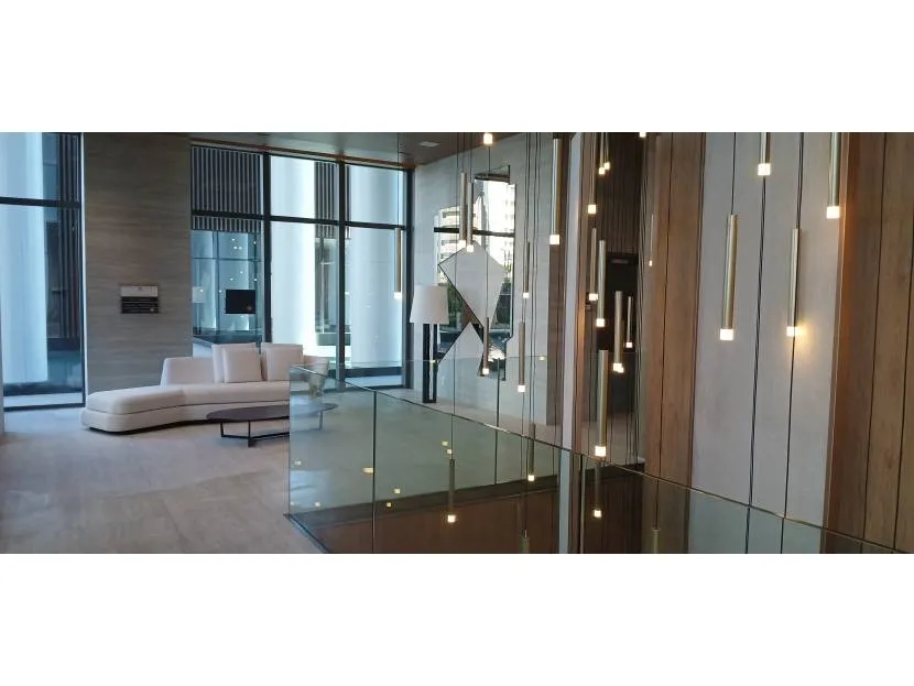 Unfurnished 3-bedroom apartment with 5 bathrooms — photo 3