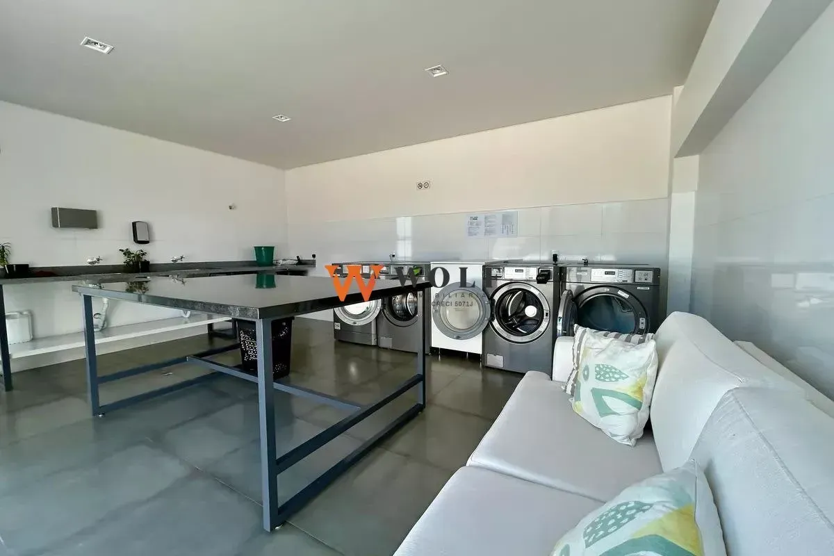 Furnished studio with open-plan kitchen, 1 parking spot — photo 17