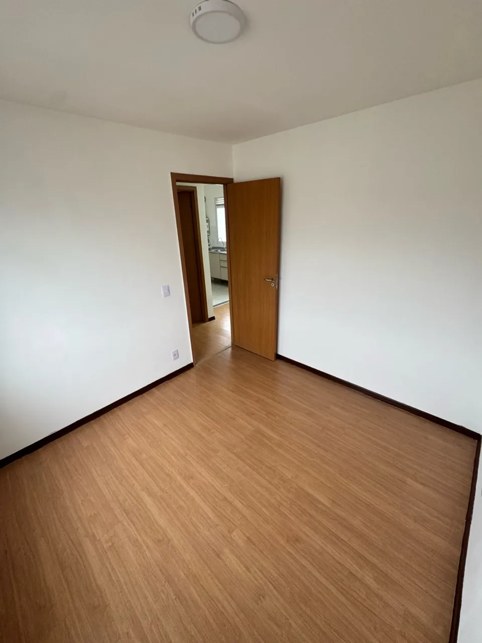 Wood or laminate floors in a 2-bedroom apartment, 42 m² — photo 8