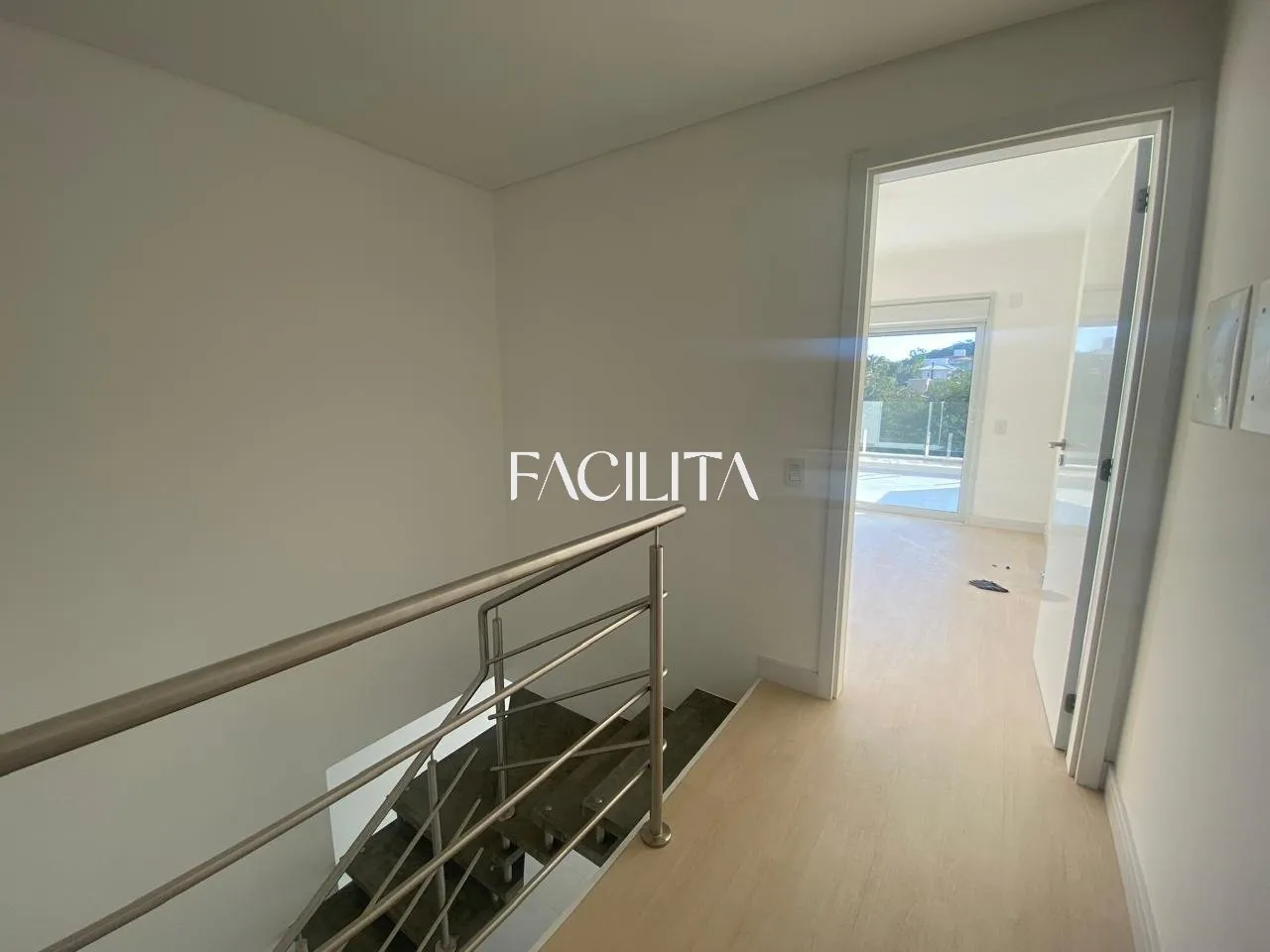 3 en-suite bedroom apartment, 163 m² and balcony — photo 30