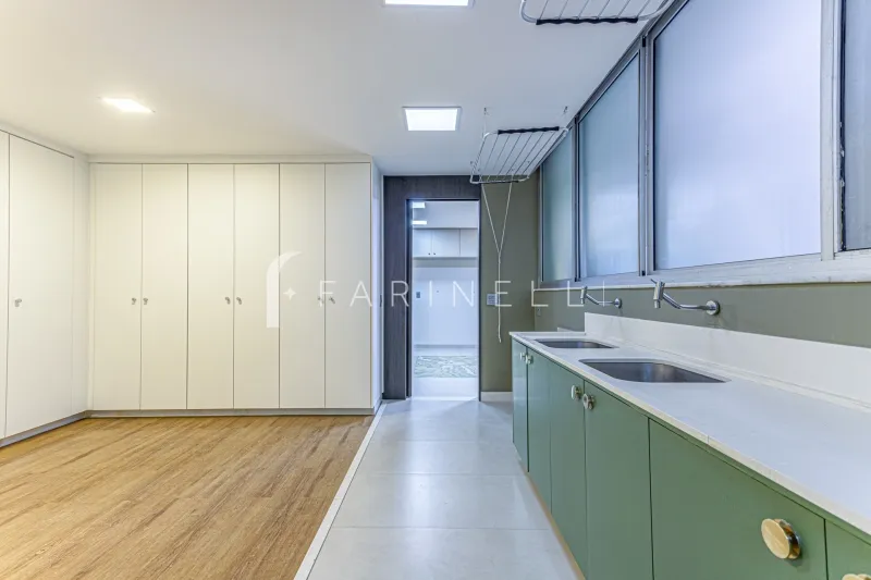 Floor-to-ceiling windows in a 3-bedroom apartment, 465 m² — photo 7