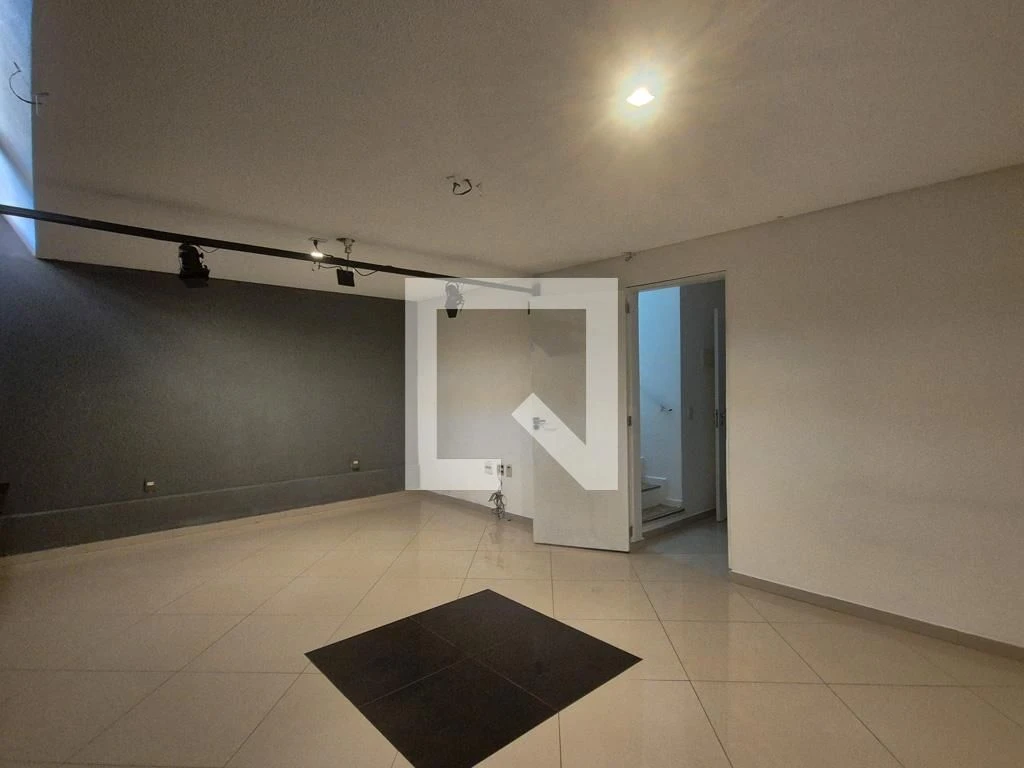 Casa de 4 dormitorios con balcón y 3 plazas de parking — photo 47