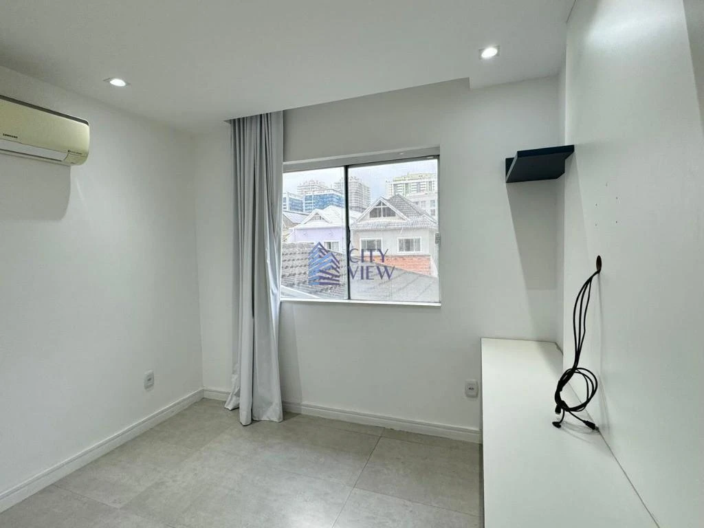 House with 5 bedrooms and 360 m² plus 4 parking spots — photo 40