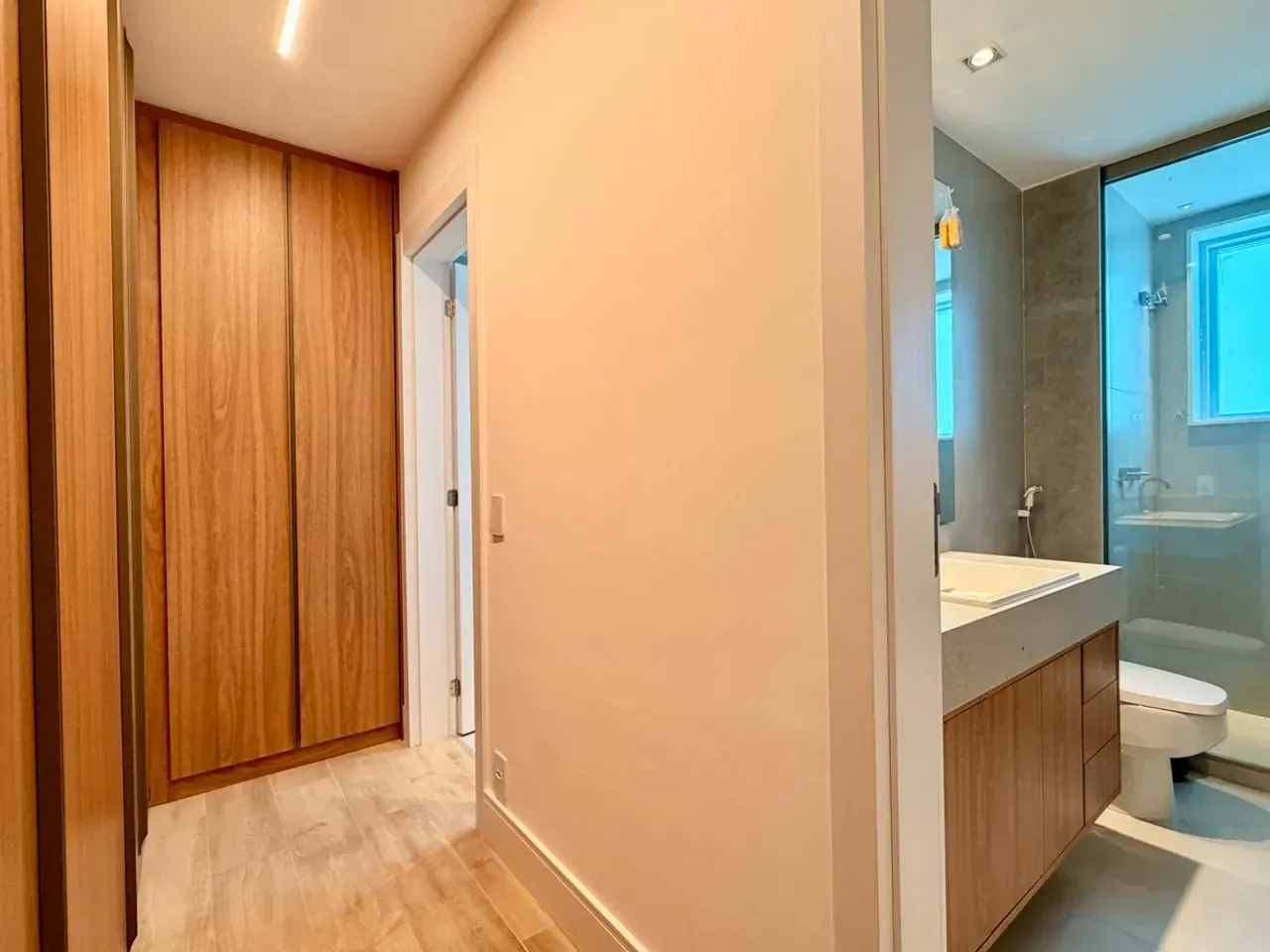 266 m² apartment with 3 bedrooms and an open kitchen — photo 9