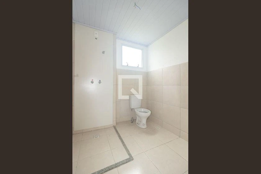 2-bedroom apartment in a building with a gym — photo 7