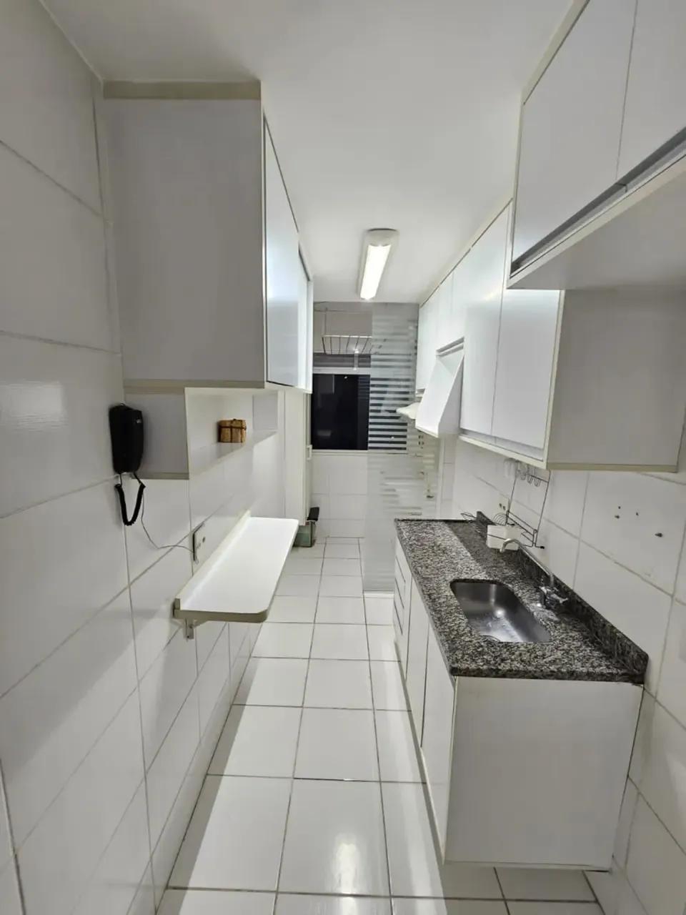 Unfurnished 3-bedroom apartment with separate kitchen — photo 6
