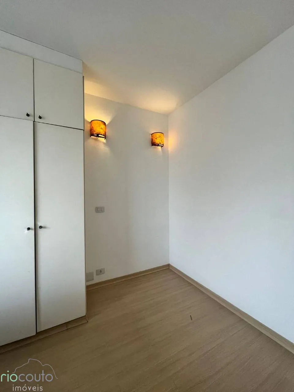 Apartamento com 1 dormitório e varanda com 2 banheiros — photo 8