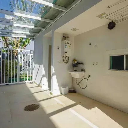 Furnished house, 470 m², with a bathtub — photo 8