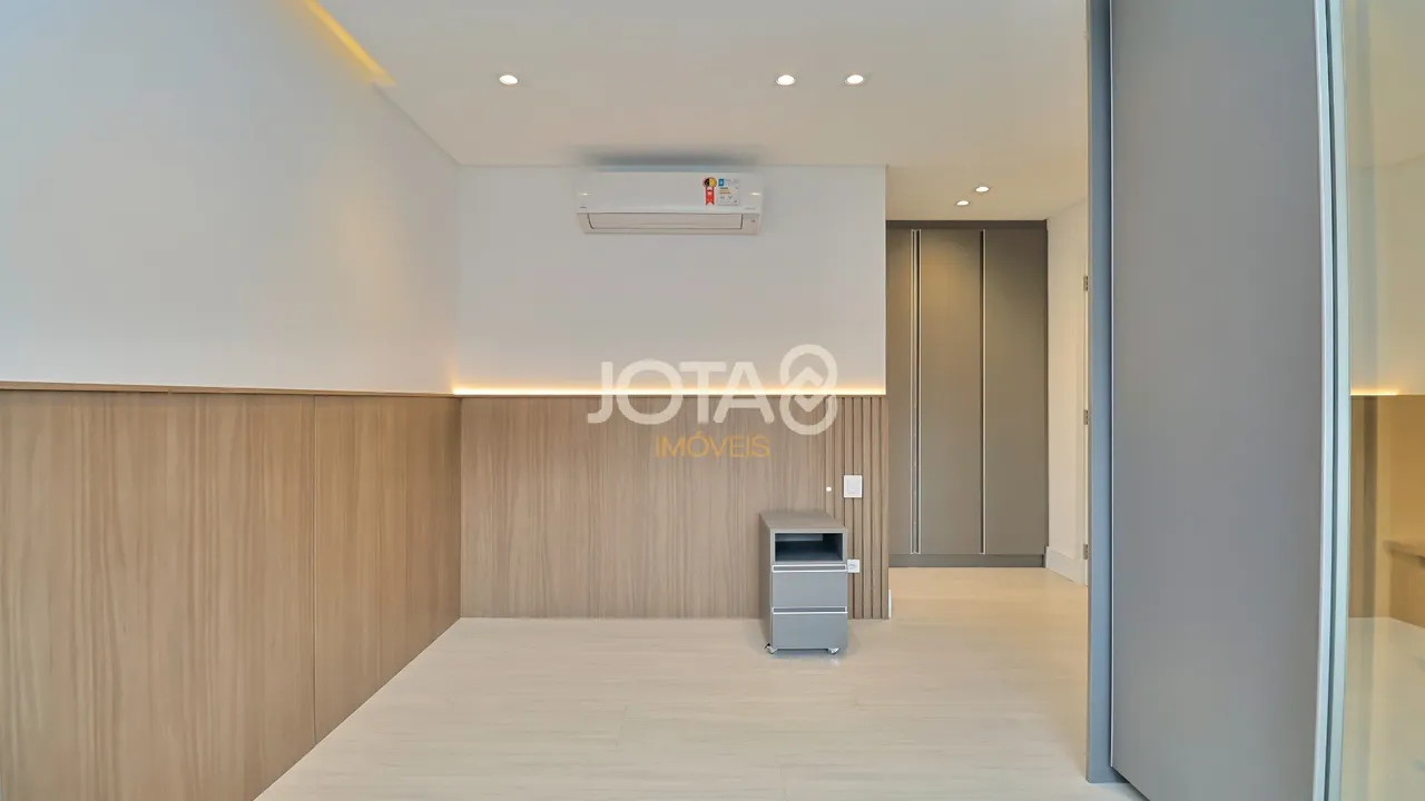 Apartment with 3 en-suite bedrooms 266 m² and parking — photo 20
