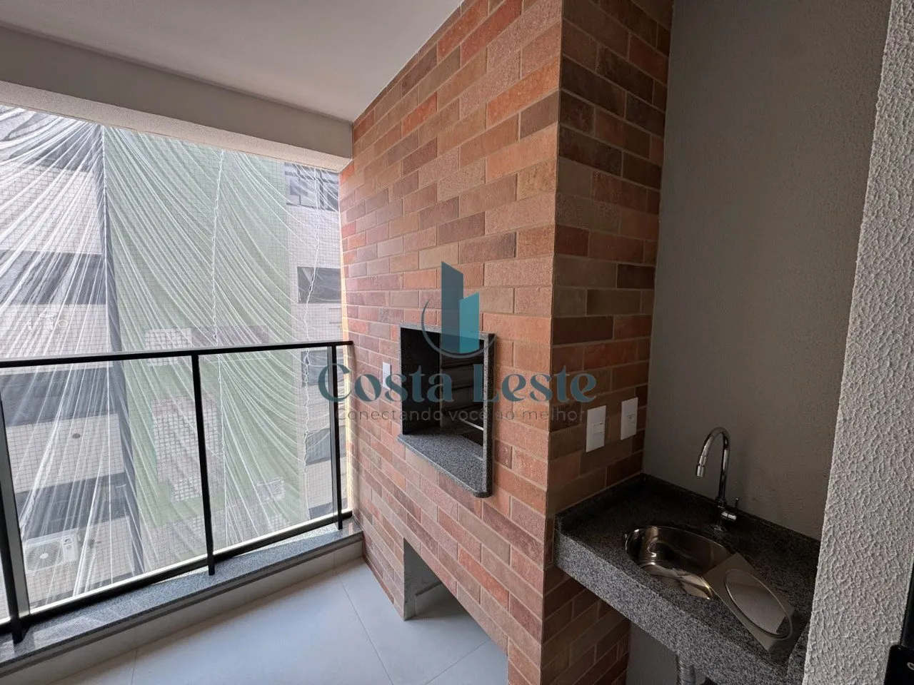 2-bedroom apartment with suite and balcony barbecue