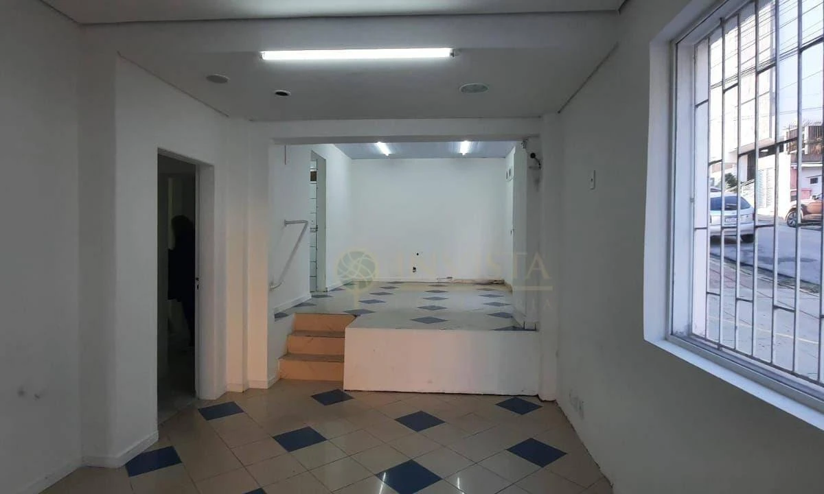 Комерційний будинок з 11 спальнями і 2 ванними — photo 10