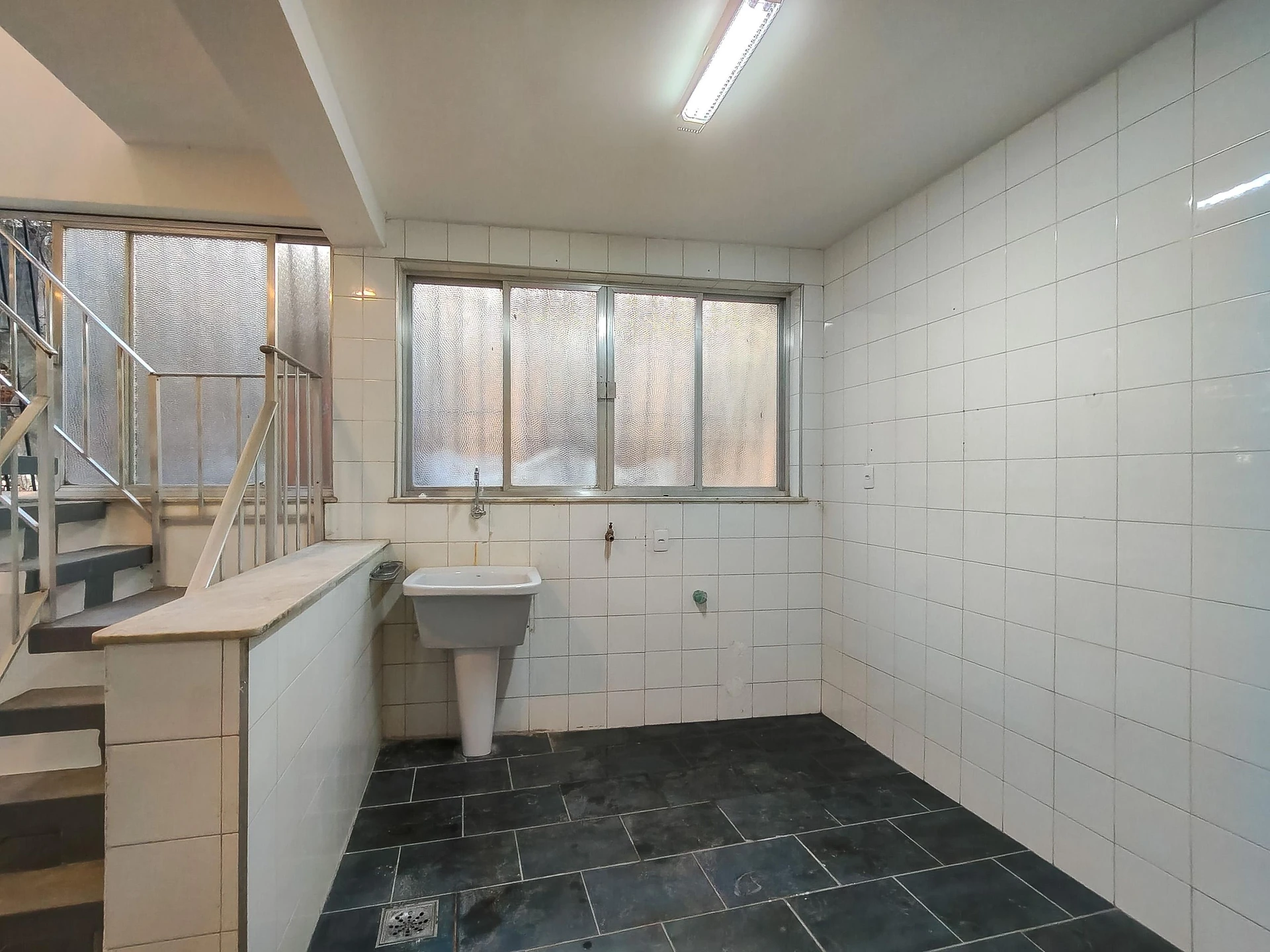 House for rent with 5 bedrooms and 8 bathrooms — photo 48