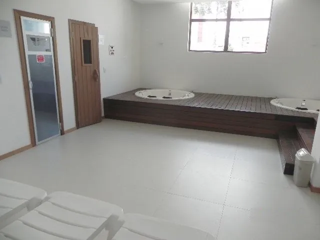 Apartamento de 1 dormitorio en el 13º piso con cocina compacta — photo 21