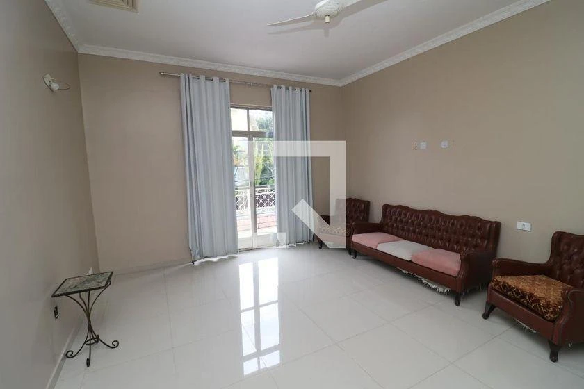 Home office in a 10-bedroom house, 747 m² — photo 2