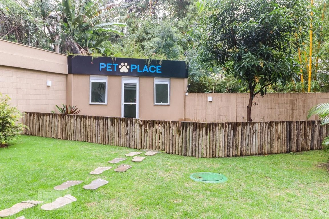 Furnished 1-bedroom apartment with a glassed balcony — photo 18