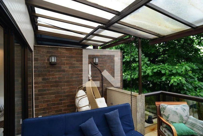 Furnished apartment, 300 m², with a glass-enclosed balcony — photo 8