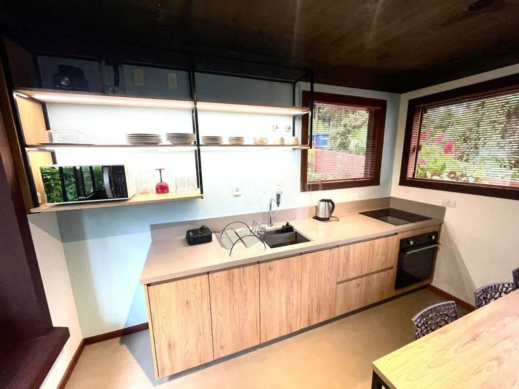 3-bedroom house with an open-plan kitchen — photo 2
