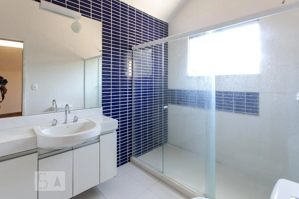 Unfurnished house with 5 en-suite bedrooms and private garden — photo 61
