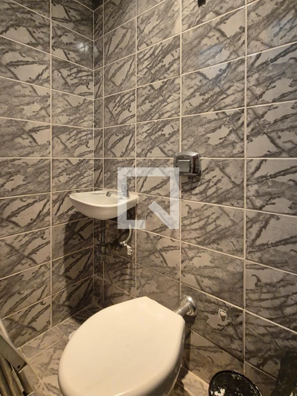 Furnished apartment with 3 en-suite bedrooms and 3 baths — photo 52