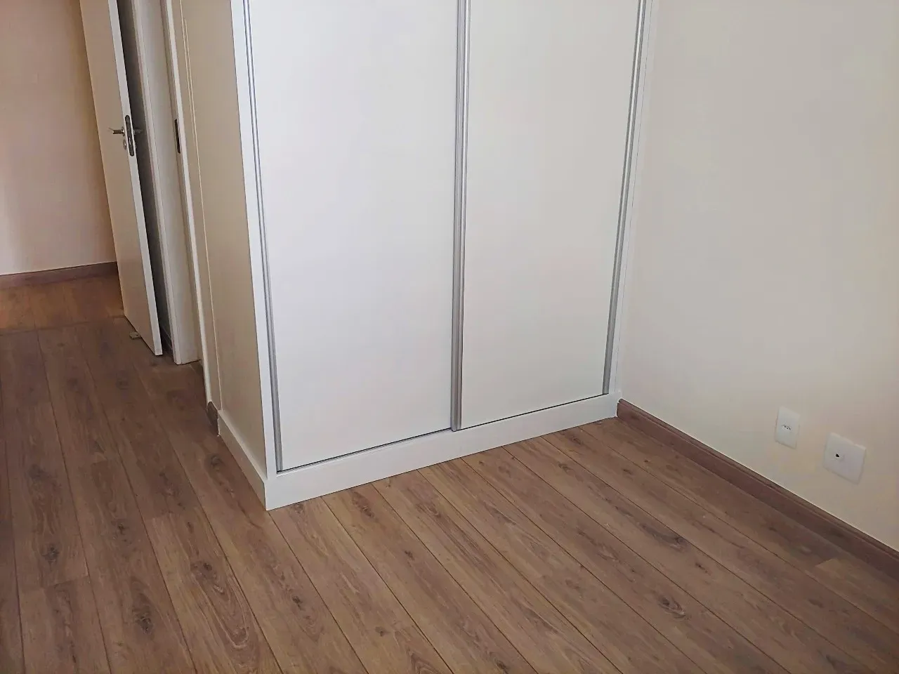 Apartment with 3 bedrooms, balcony and 2 parking spots — photo 29