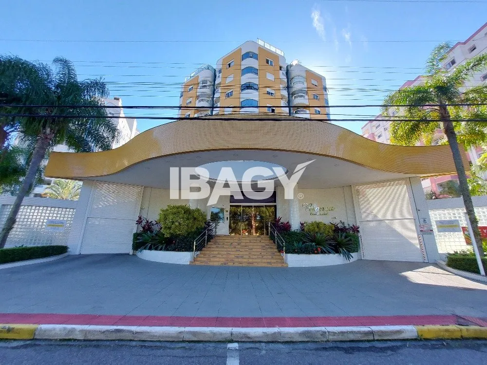 3-bedroom apartment with 1 en-suite and 2 parking spots 145 m²