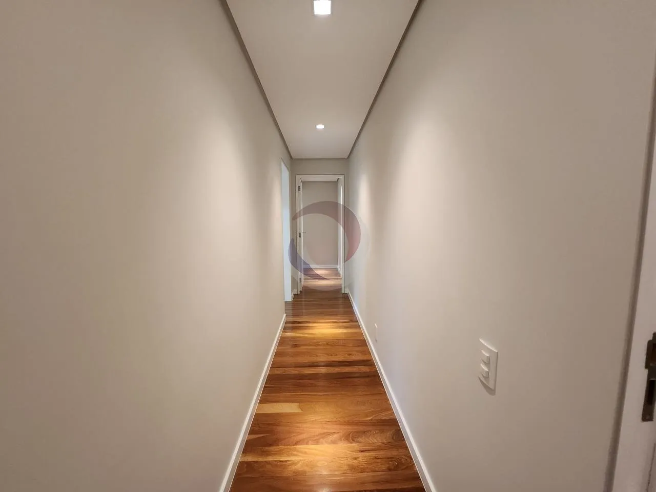 Furnished apartment, 237 m², with floor-to-ceiling windows — photo 8