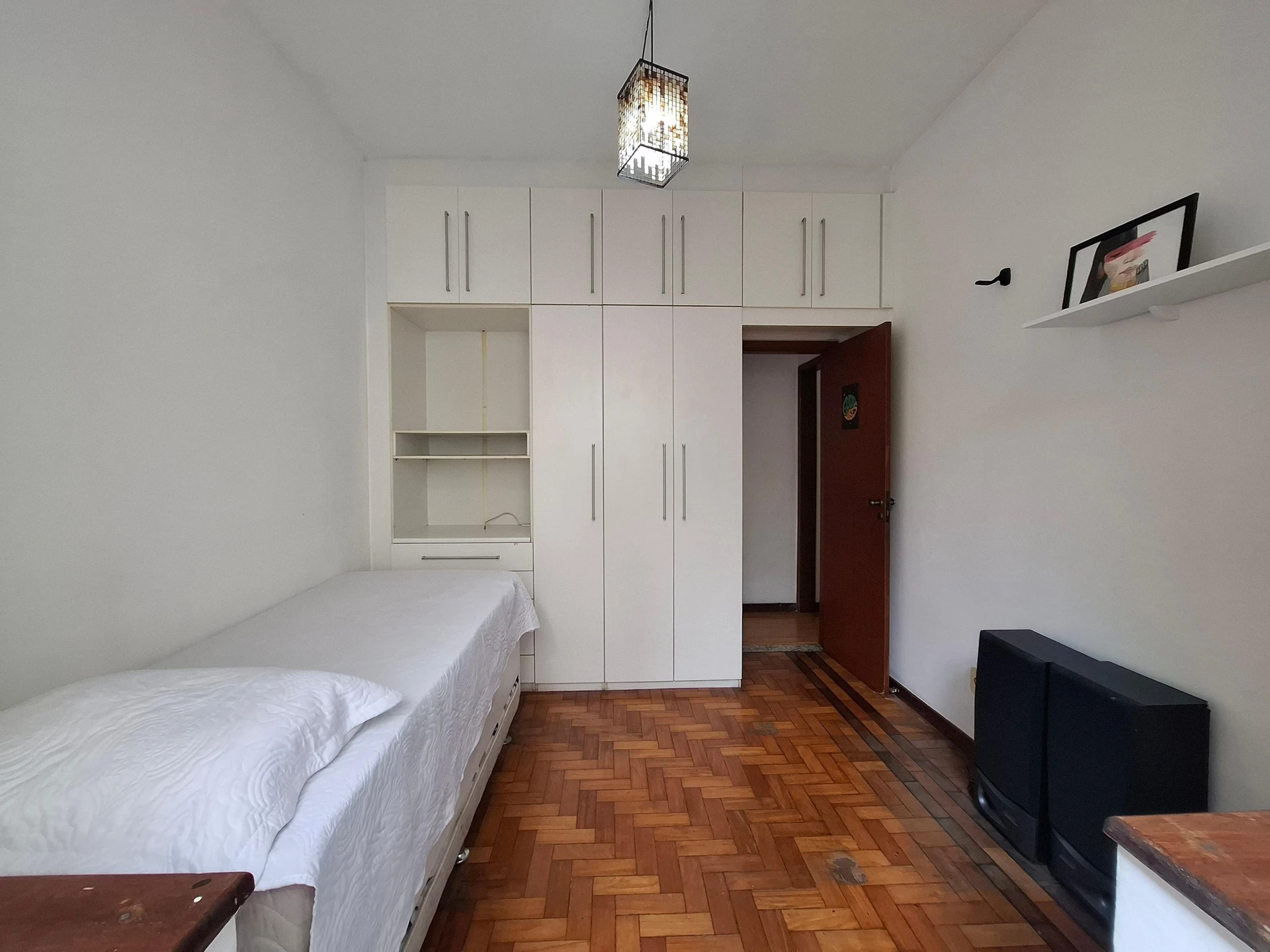 Furnished apartment, 110 m², with a glass-enclosed balcony — photo 27