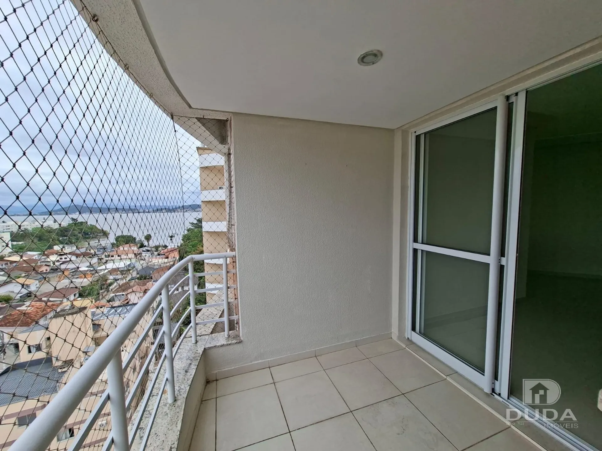 Apartment on the 10th floor with floor-to-ceiling windows — photo 79