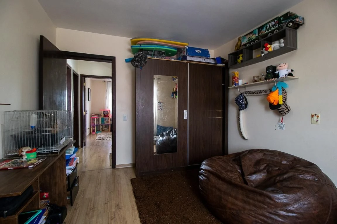 3-bedroom house with a bathtub in Curitiba — photo 11
