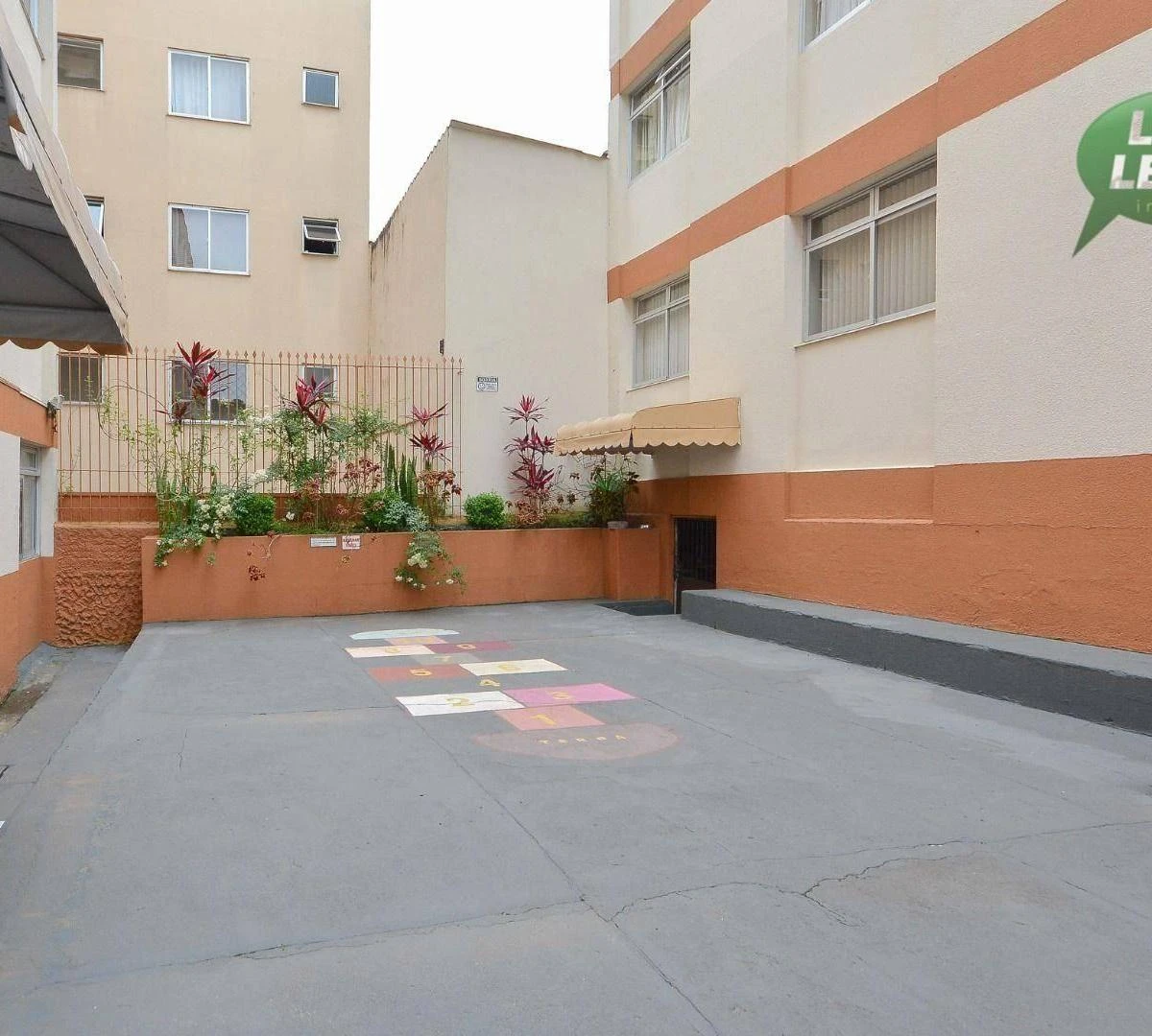Apartamento de 3 quartos com máquina de lavar, Bacacheri — photo 24