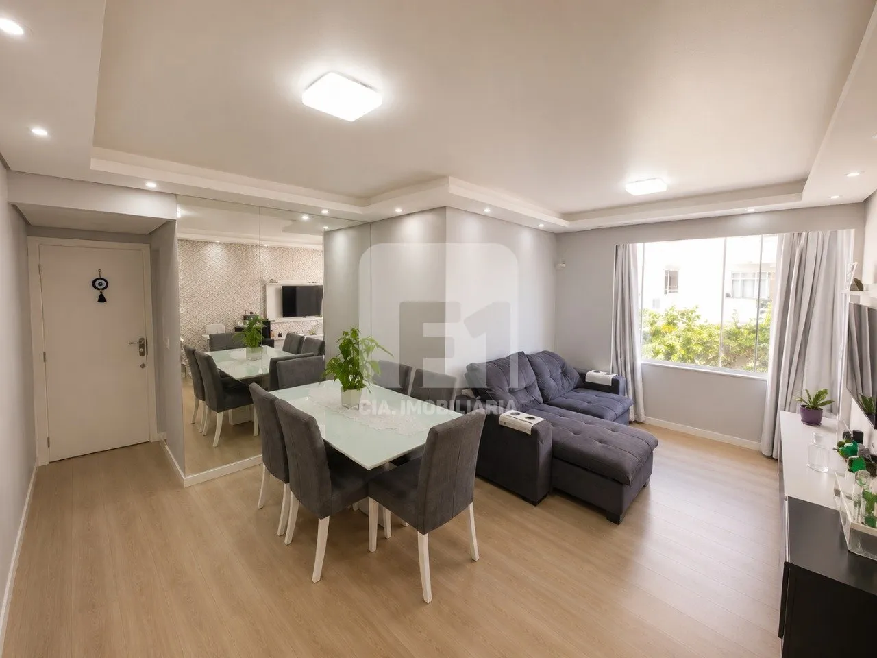 2-bedroom apartment with balcony and 1 parking space