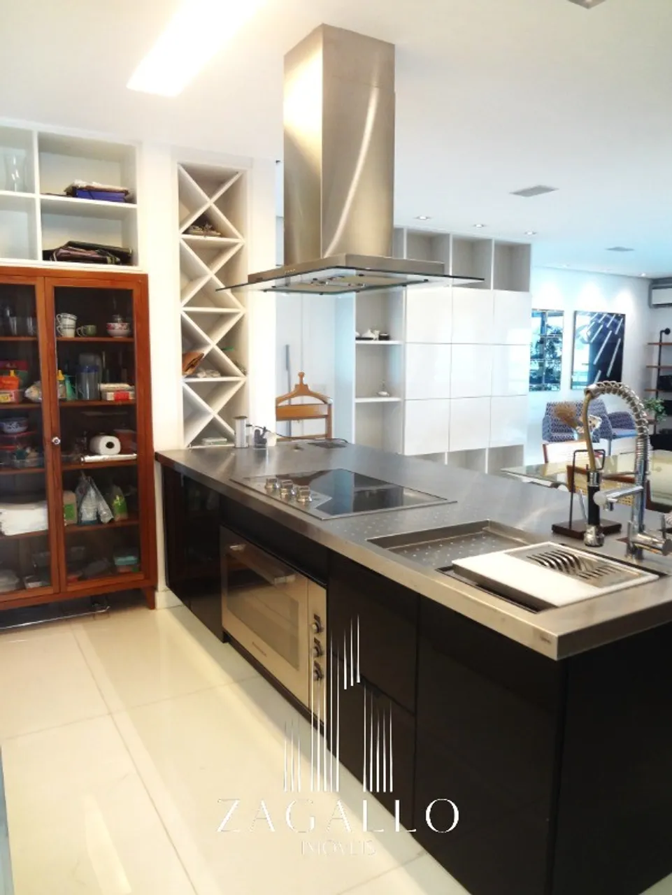 Furnished apartment with open-plan kitchen and 3 bedrooms — photo 14