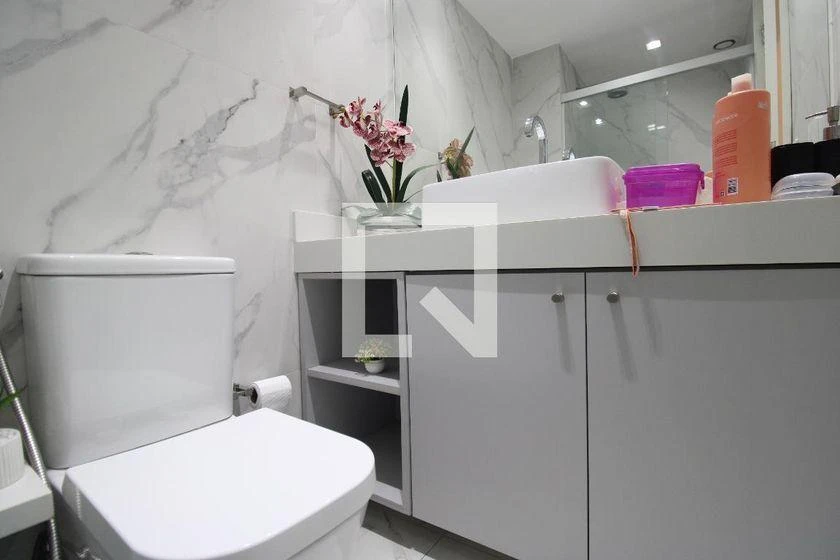 2-bedroom apartment in a building with a gym — photo 40