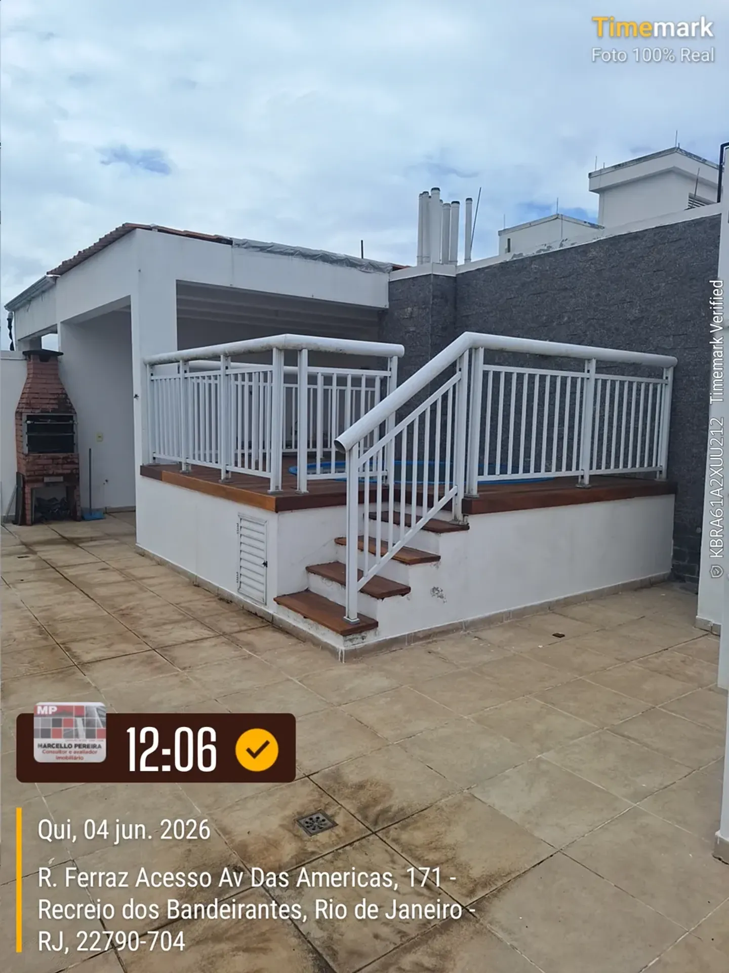 Furnished duplex penthouse with balcony and built-in grill — photo 9