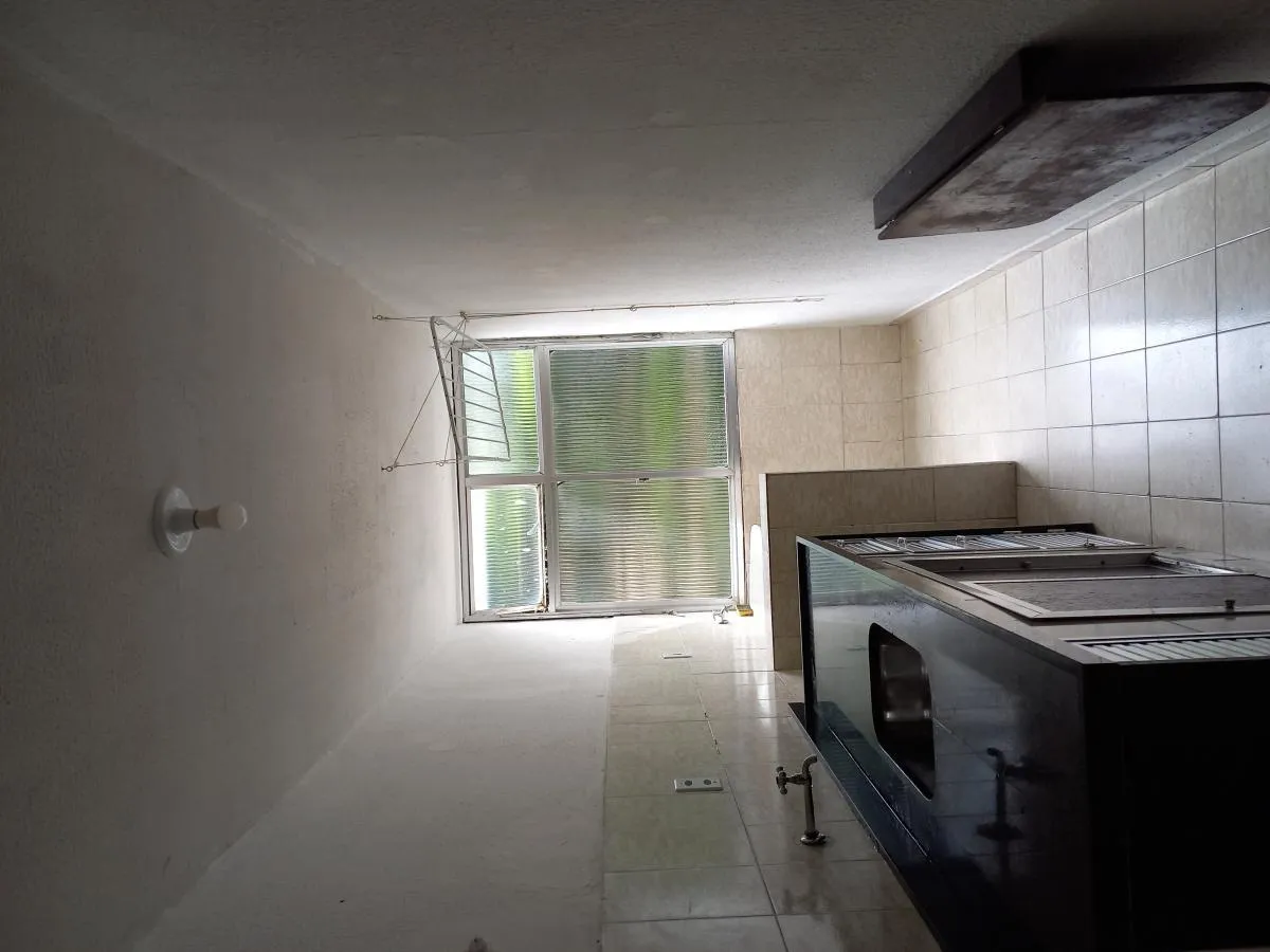 2-bedroom apartment with enclosed kitchen and 1 parking spot — photo 18