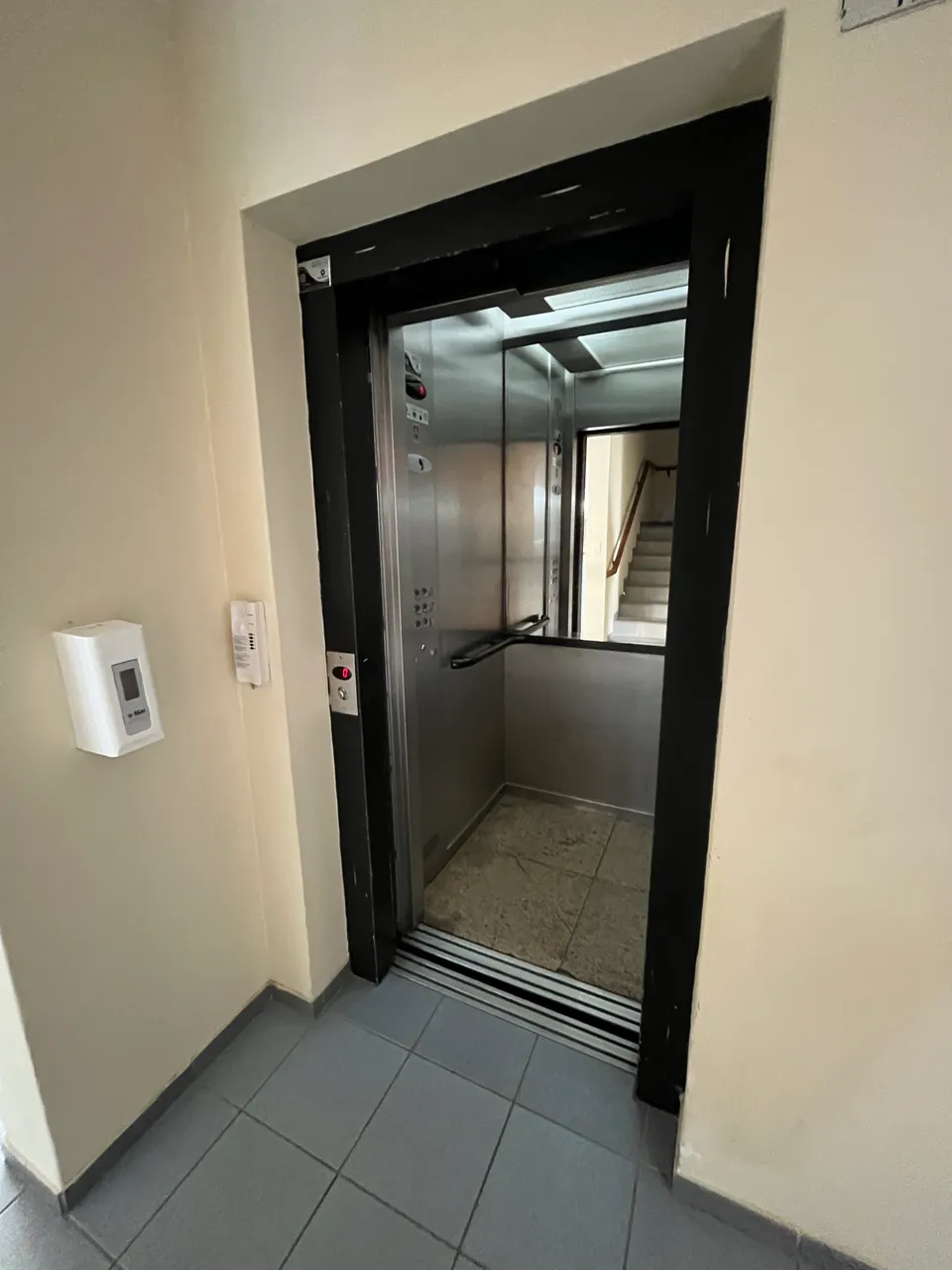 Washing machine in a one-bedroom apartment, 50 m² — photo 19