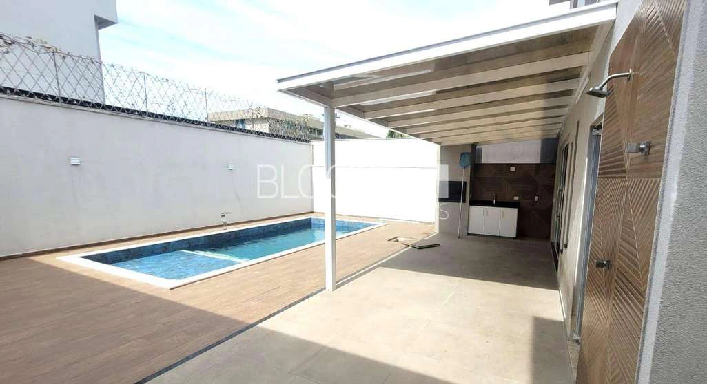 Condominium house with 4 en-suite rooms and open kitchen — photo 7