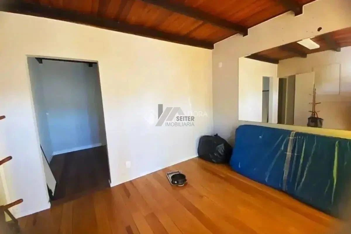 4-bedroom house with a home office in Florianópolis — photo 48