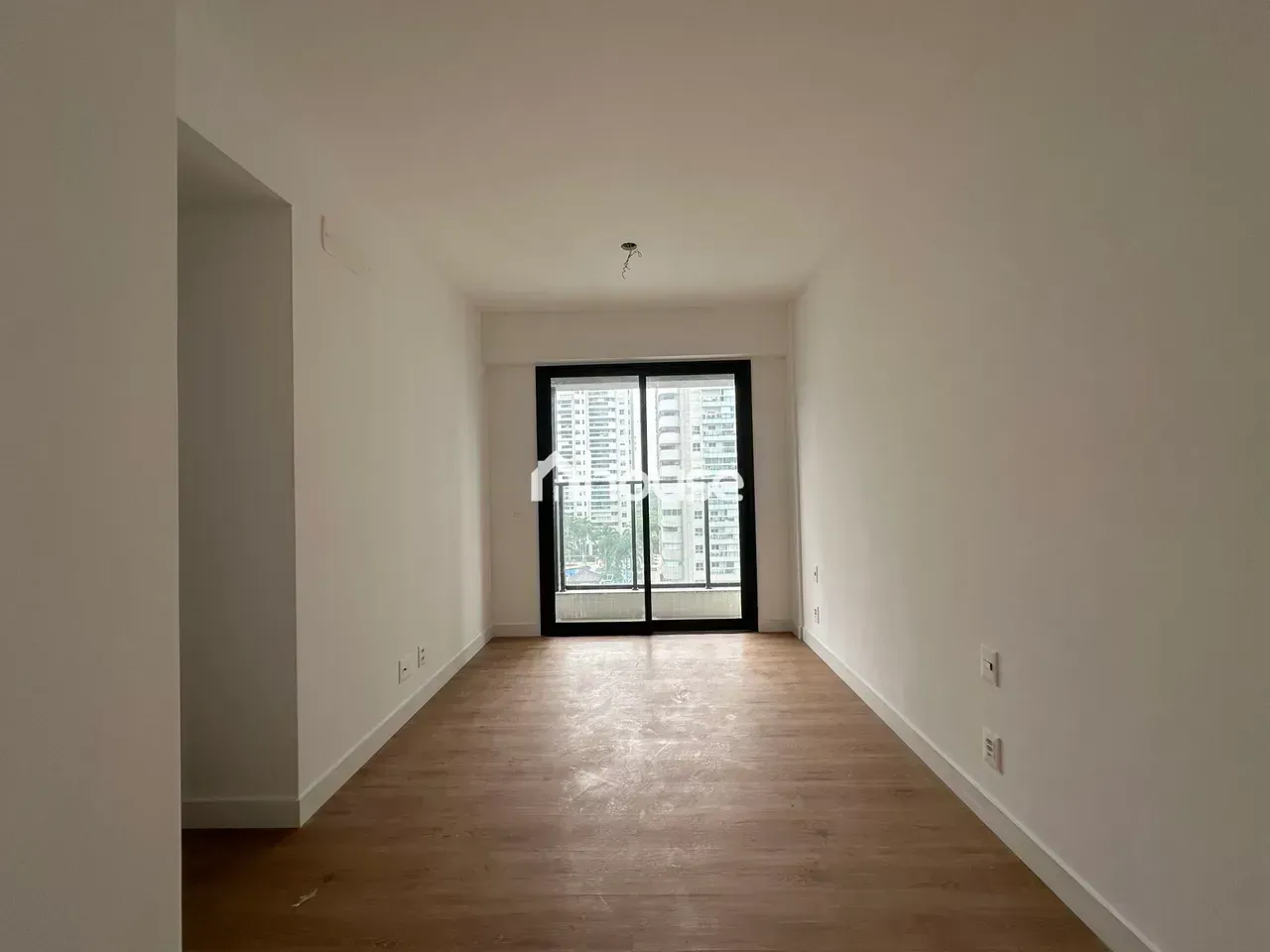Apartment with 2 bedrooms, glass balcony, and 2 parking — photo 15